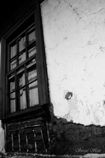 Ventana al pasado Architecture and Interiorism Black and White (Digital)