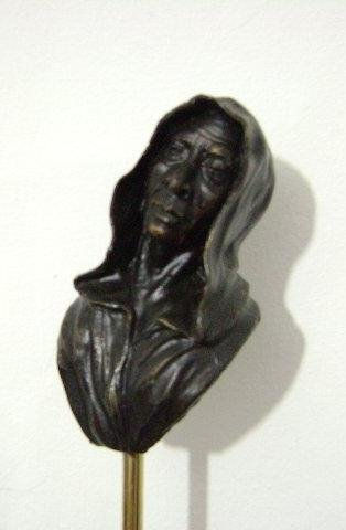 monje Bronce Figurativa