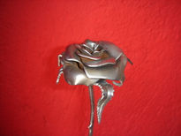 Metal rose