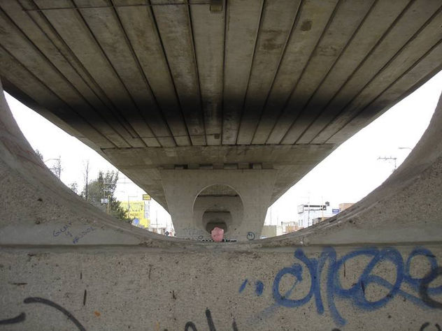 Chicle bajo el puente I