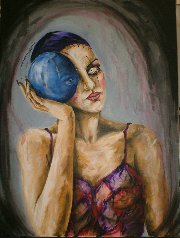 mujer con esfera azul