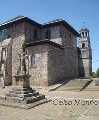 Cruz y templo