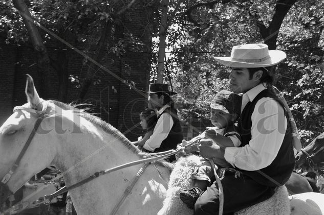 ‟Gaucho" Travel Black and White (Digital)