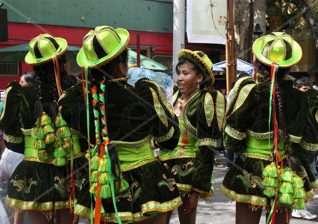 ‟Traje tipico de Bolivia V" Travel Color (Digital)