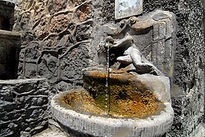 La  Fuente...
