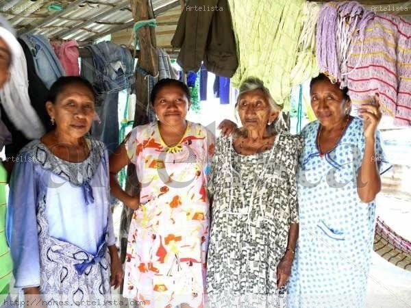 Cuatro generaciones Guajiras de Venezuela Photojournalism and Documentary Color (Digital)