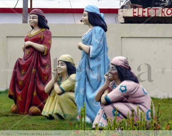 Esculturas de mujeres guajiras