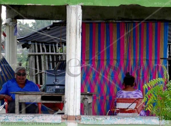 Mujer Guajira trabaja en casa Fotoperiodismo y documental Color (Digital)