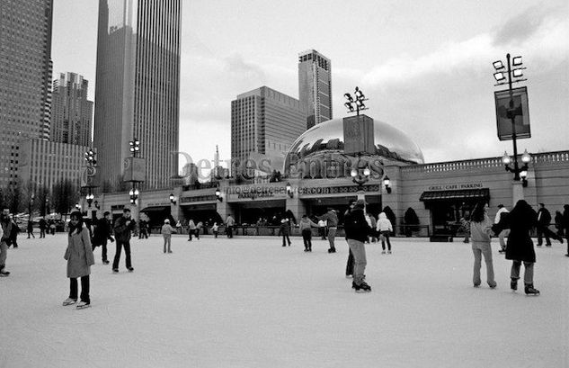 Patinando en la ciudad II Architecture and Interiorism Black and White (Digital)