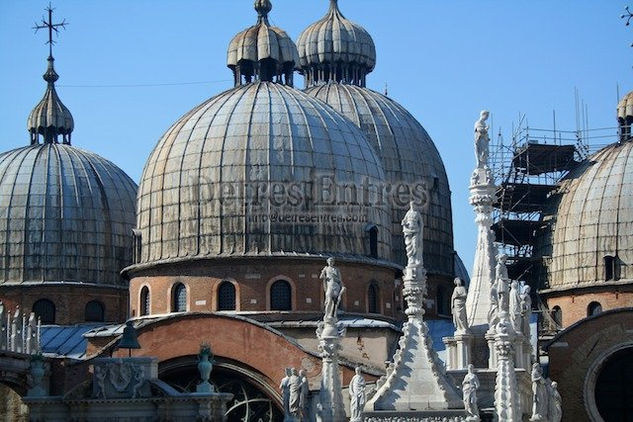 Venecia Architecture and Interiorism Black and White (Digital)