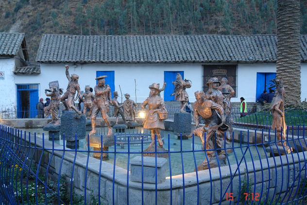 PLAZA DE PAUCARTAMBO 2008