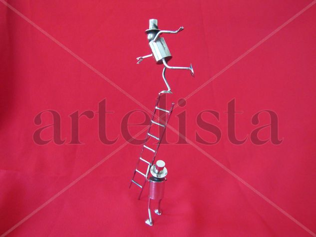 EQUILIBRISTA Metal Figurativa