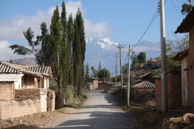 PUEBLO DE MARAS  ( Cusco - Peru )