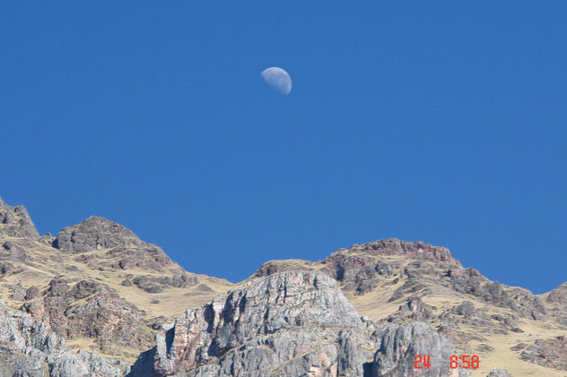 MONTELUNA.. ( El Altiplano - PUNO PERU )