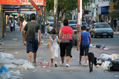 Caminando entre basura