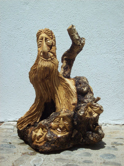 Alí y los babas. Wood Figurative