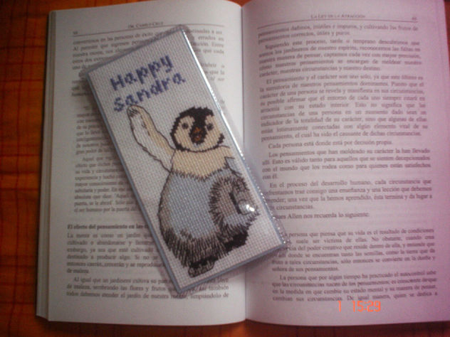 Marcador de Happy Feet bordado a mano