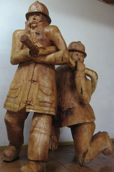 heroes del fuego Pottery Figurative