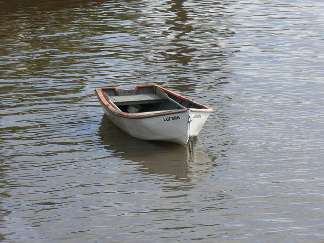 Un bote en Colonia Travel Color (Digital)