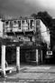 CASA EN MUGARDOS (blanco y negro)