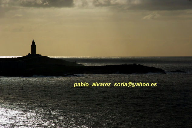 CONTRALUZ DE LA TORRE DE HERCULES 