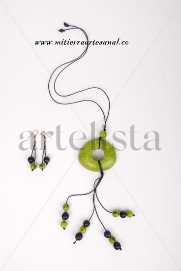 Collar y Pendientes en Tagua 