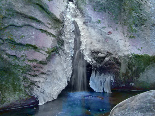 Detalle invernal de la Gorga Blava 