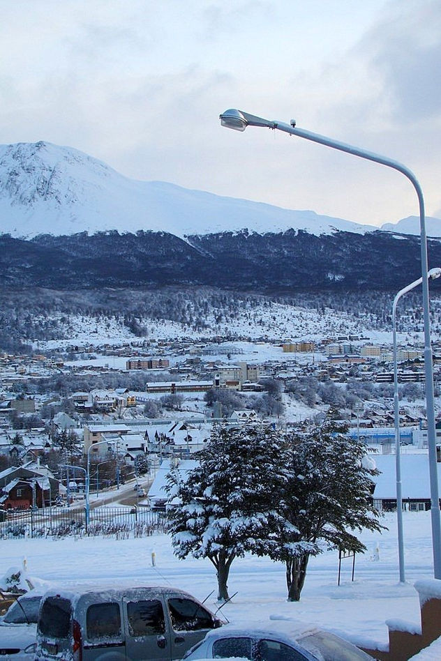 Ushuaia salpicada de blanco