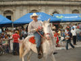 montando caballo