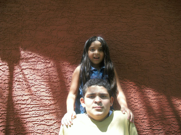 HERMANOS