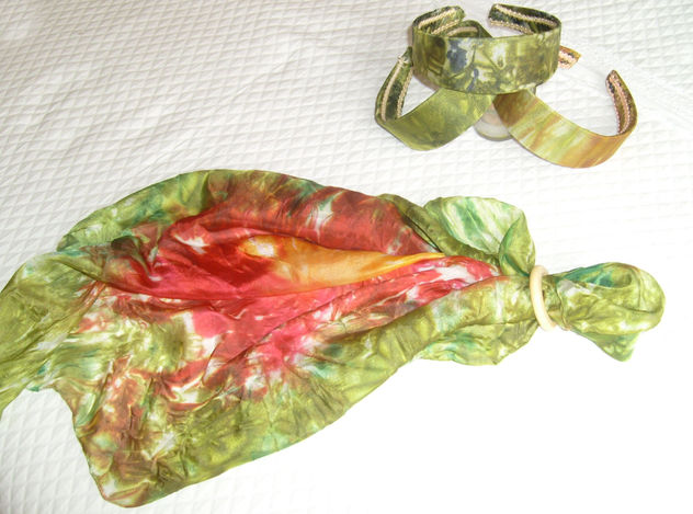 Pareo de seda natural pintada a mano diseño exclusivo ,técnica gotario