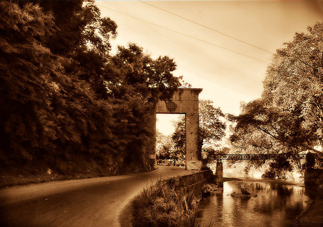 Puerta a los Llanos Arquitectura e interiorismo Blanco y Negro (Digital)