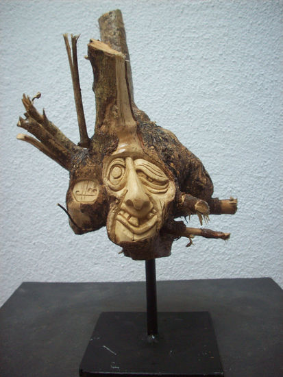 Todo corazón Wood Figurative