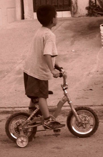 Niño en bicicleta Other Themes Alternative techniques