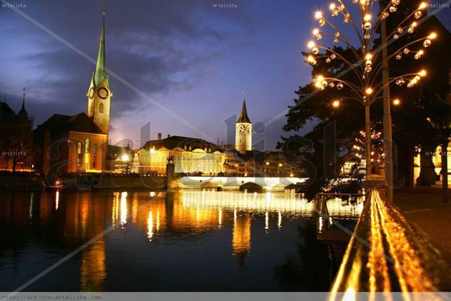 ZURICH DE NOCHE