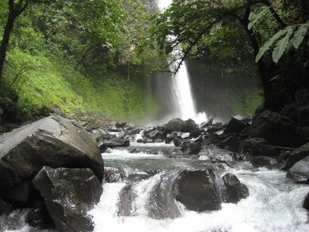 Cascada de la fortuna - Fortuna's waterfall Naturaleza Color (Digital)