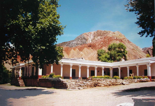 LA CASA DEL GOLGOTA Naturaleza Color (Química)