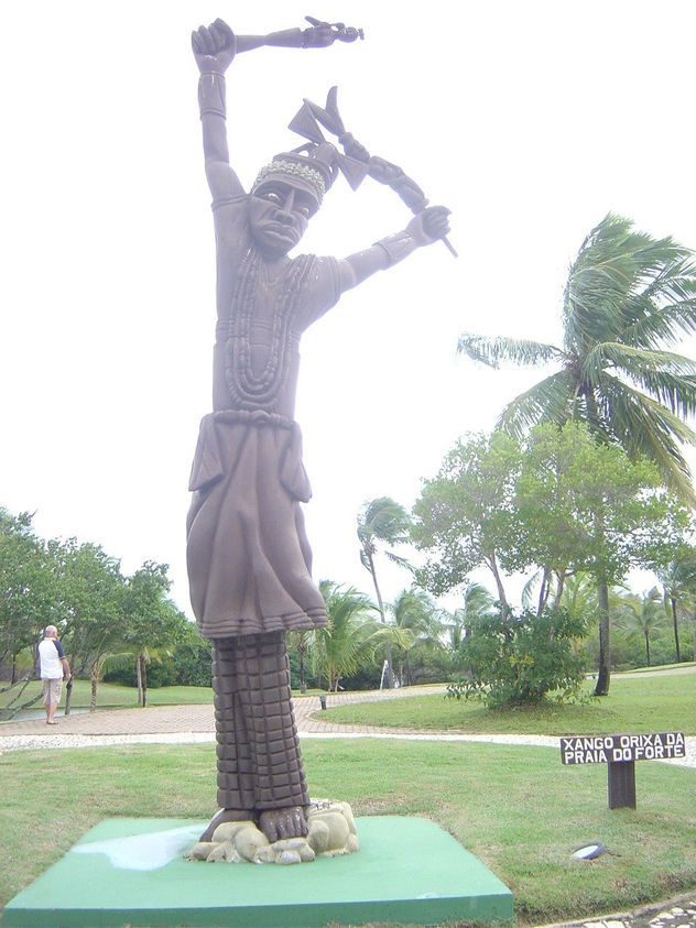 es escultura  de  madera  brasil