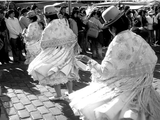 Baile Cuzqueño Viajes Blanco y Negro (Digital)