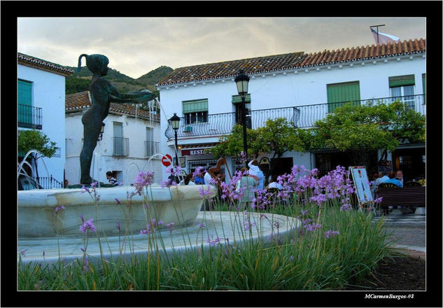 Atardeciendo en Plaza de España Other Themes Color (Digital)