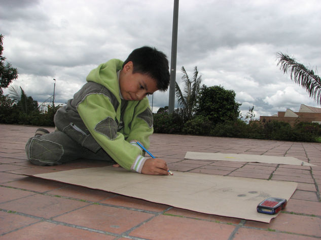 DIBUJANDO  SU FUTURO 