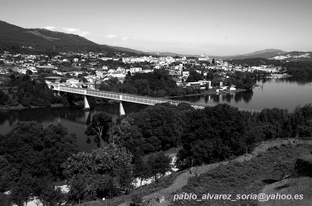 PUENTE DEL MIÑO, entre España y Portugal 