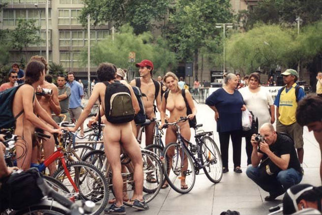 Desnudos ante el peligro 