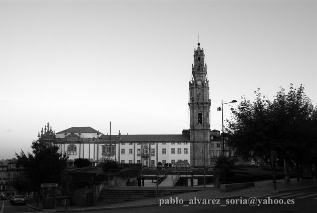 TORRE DOS CLERIGOS Architecture and Interiorism Black and White (Digital)