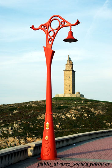 TORRE DE HERCULES CON FAROLA 