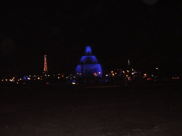 plaza de la concordia la noche  blanca