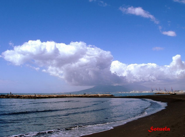 Málaga nube en la playa Naturaleza Color (Digital)