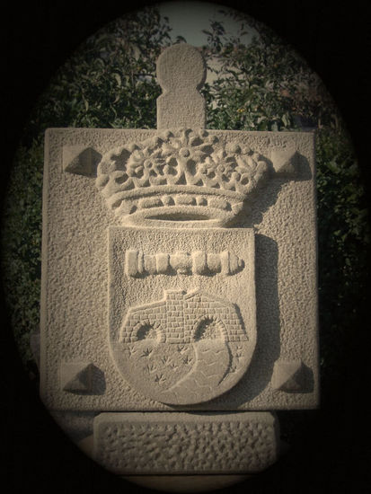 Escudo de Lierganes.. Piedra Figurativa