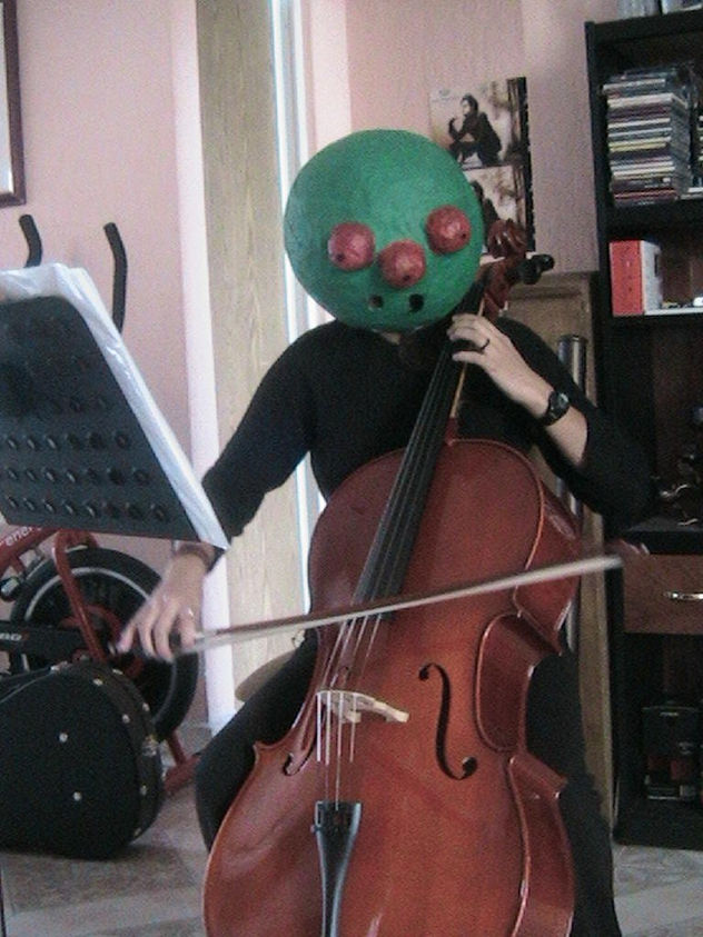 Ana Laura alien