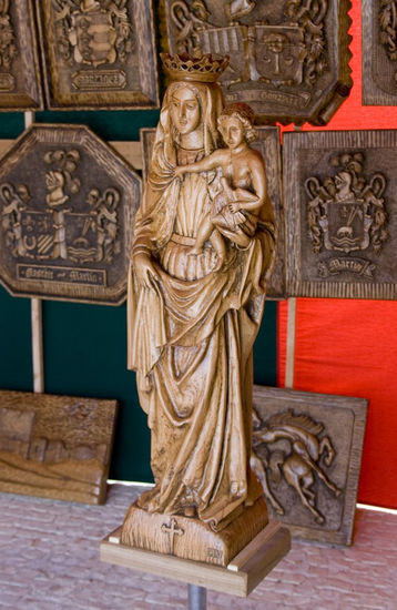 Virgen del Pilar tallada en madera de haya Wood Figurative